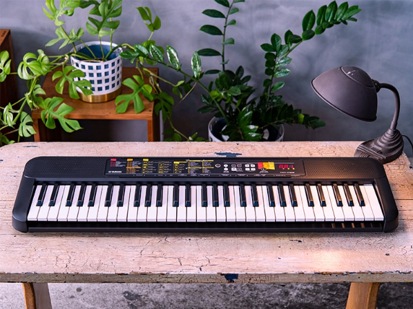 Đàn Piano Yamaha PSR-F52